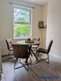 A Lovely double room in nature-shared home Liverpool - Image 2