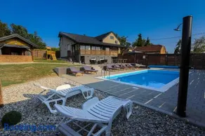 Natura Lux Holiday House with Pool and Jacuzzi - Image 1