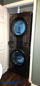 Private Cabin- Breakfast - Double Tub - 75in TV - SUP - Washer Dryer - BBQ - Image 2