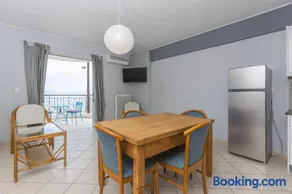 Kostas Beachfront Cozy Apartment - Image 2