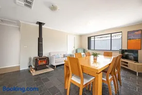Lyndoch Breeze 4-Bed Getaway - Image 5