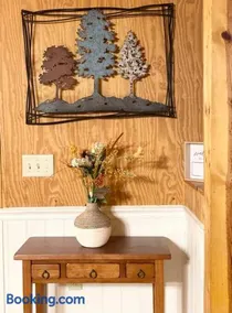 One of a Kind Rustic Log Cabin near Bryce Resort - Large Game Room - Fire Pit - Large Deck - BBQ - Image 2