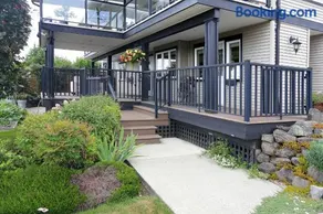 Lovely J Home -Stunning river view cozy two bedroom private suite - Image 3