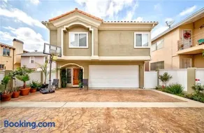 Redondo Beach Suite, 2 BR 1st floor Surf Gym workspace - Image 1