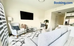 Modern Townhouse with terrace! - Image 4