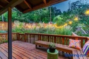 3 min to UO with amazing views! Central to all! - Image 2