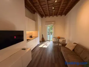 Foppette Stay - Image 1