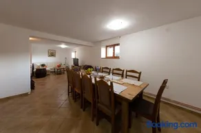 House Mate - Image 3