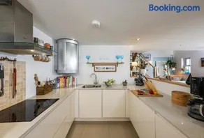 8 Harbour Terrace - Image 3