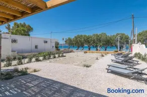 Alia Vourla Suites - Image 2