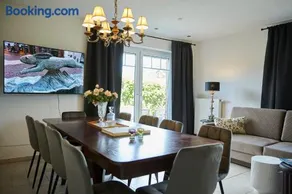 Ferienhaus Has & Igel - märchenhaft in Buxtehude bis 10 Personen - 4 Schlafzimmer - Terrasse - 140 qm - 2 Parkplätze unterm Carport - Image 1