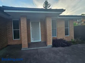 Convenient New Private granny flat - Image 1