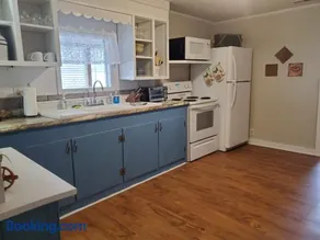 3 Bdrm Country Farmhouse with Free Boat Ramp Access - Image 3