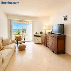 Elegante Bilocale con terrazza sul mare Mentone - Image 4