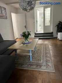 Lugnt och centralt läge - Image 3
