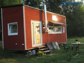 Stuga med bastu i naturen nära Stockholm - Image 1