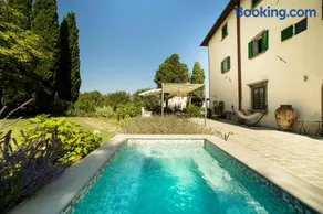 Roveta Apartment - Image 1