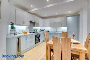 Corner Cottage - Image 3
