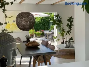 2BR Villa Close to The Ocean And Airport - Image 1