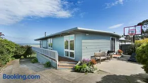 Metung Lake House - Panoramic Lake Views - Image 3