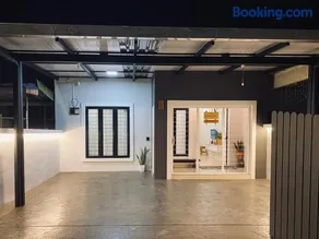 M12 Homestay, Butterworth - Image 1