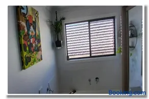 Beautiful home in Bellbird Park - Image 4