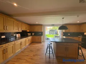 Amber House - Image 2