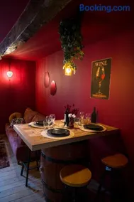 Chai n 12, Suite Grand Cru centre historique - Image 1