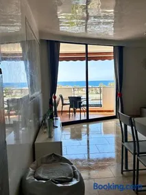 Ocean View Elegant Magic Apartment - Image 2