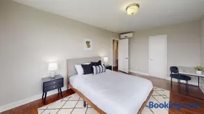Avenue A810 Epic 2Br, Pool, Gym, Parking - Image 3