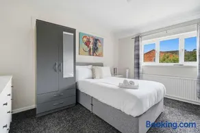 Comfortable 3 bed house near Bedgrove park - Image 2