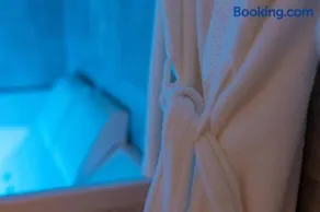 Suite Romantique avec Sauna Privatif, Balnéo et Pièce Secrète- Raon-l'étape -Vosges - Image 1