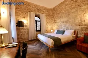 Petrakis Inn - Image 3
