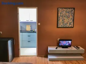 Cosy studio in quiet location - Image 1