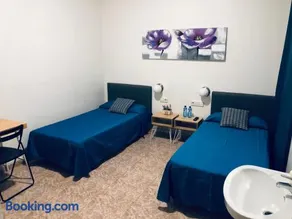 Hostal Carlos III - Image 4