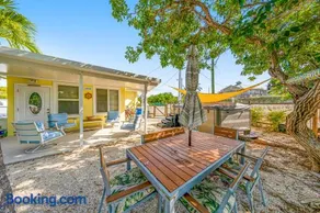 MA147 Yellowtail House - Image 2
