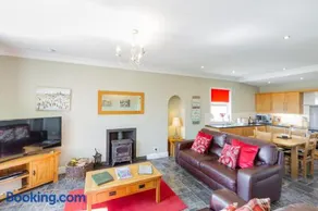 Rowan Tree Cottage with Hot Tub - Image 4