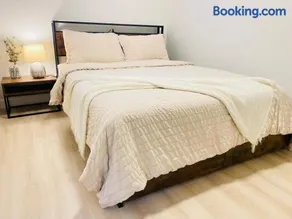 NEW Modern Guest Suite Downtown Rogers Place - Image 3