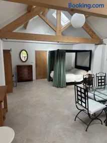 The Studio - Image 2