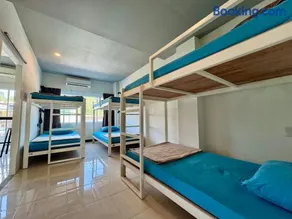 Ananas Central Phuket Hostel - Image 2