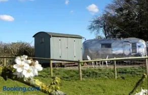 Ludlow Vintage Airstream - Image 4