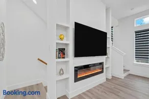 Pet-Friendly 2br L Private Baths L Stylish Stay - Image 4