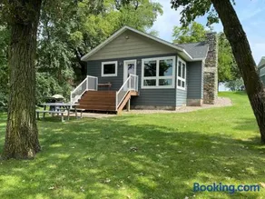 Lakeside Cottage - Image 3