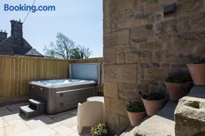 Country Cottage with Hot Tub - pre-heated for your arrival - Image 2