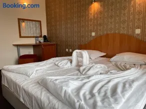 Family hotel Deykin - Image 2