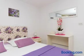 Premium Center Apartments - Image 2