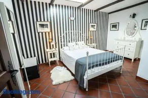 Versatil Apartamentos - Image 1