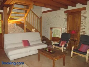 Gîte rénové avec terrasse, animaux admis près de St Pourçain - Image 2