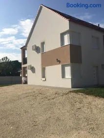 Szofi Apartman Pápa Fenyves u. 19. - Image 2