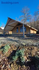 Il Lago dei Cigni - Glamping & Restaurant - Image 1